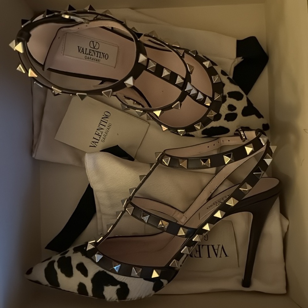 Valentino Garavani Rockstud Pumps - Picture 4 of 4